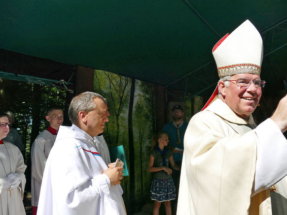 Festgottesdienst zum 1.000 Todestag des Heiligen Heimerads auf dem Hasunger Berg (Foto: Karl-Franz Thiede)